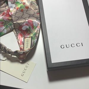 GUCCI FLORAL HEADBAND (NWT)